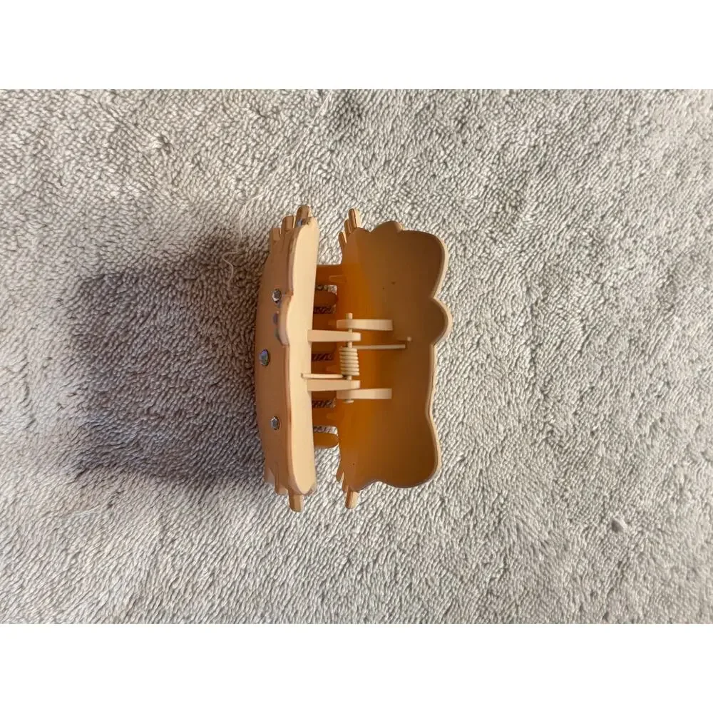 Large hello kitty hair claw clip matte tan with rhinestone accent